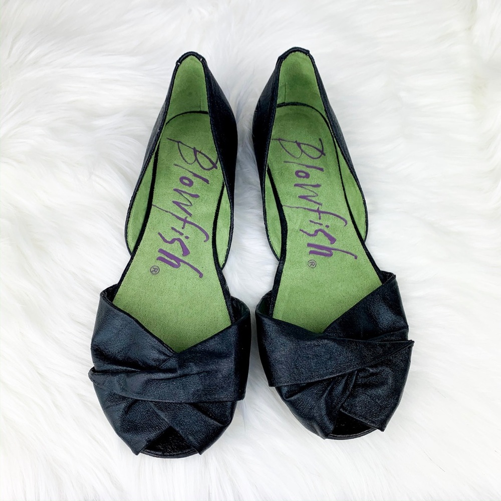 ✨ NWOT Blowfish Black and Green Peeptoe Flats